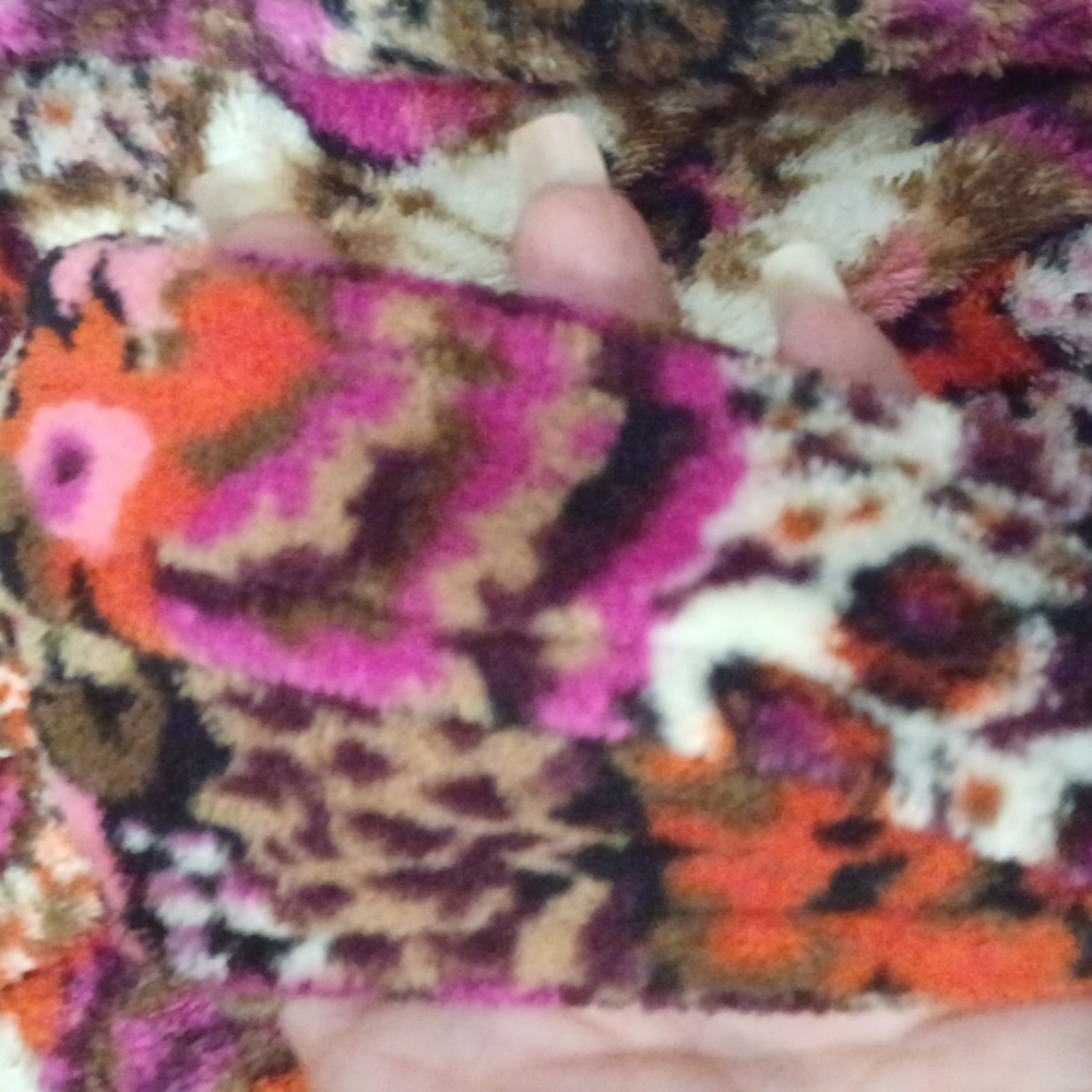 Vera Bradley Hooded/Belted Plush Floral Robe - Picture 6 of 6